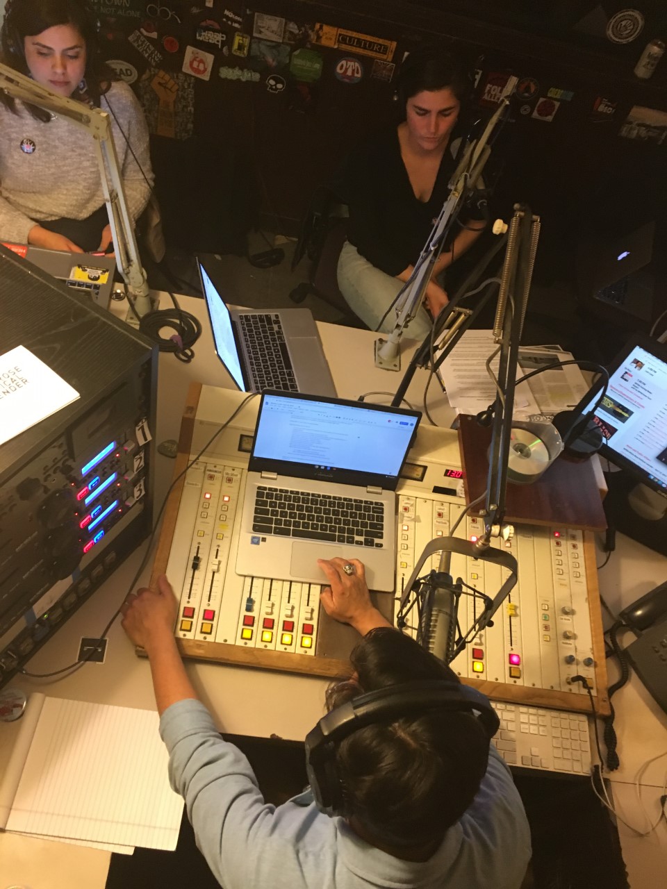 Luis and Sylvia are joined by migrant justice organizer Ana María Rivera-Forastieri
              for a live on-air conversation at the WPKN studio following the broadcast of the show.