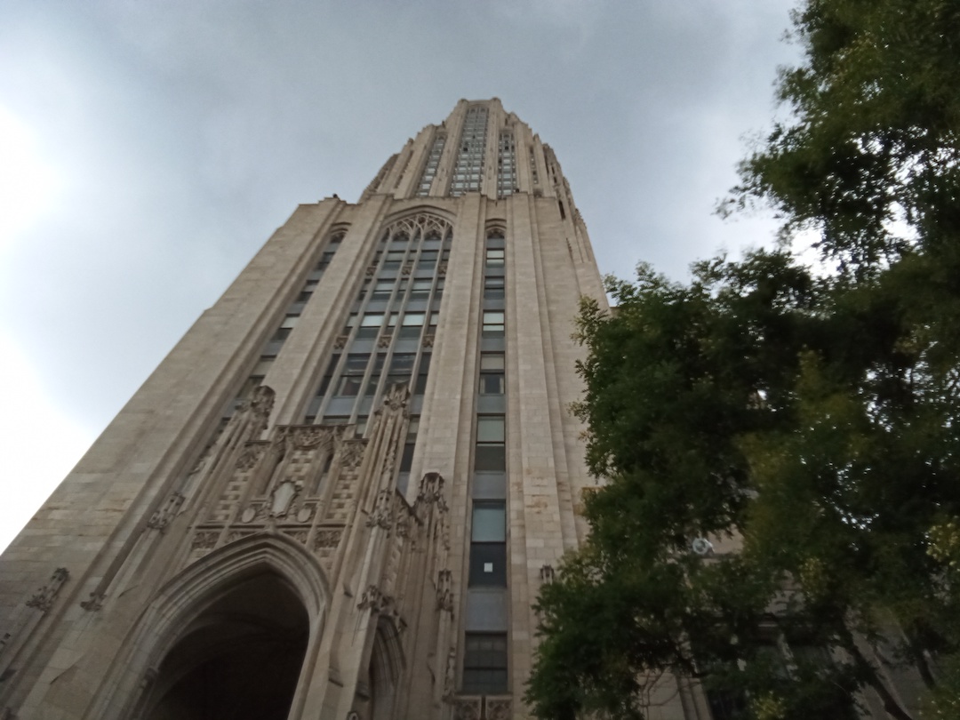 Low-angle shot of the Cathedral of Learning, an education building at the University of Pittsburgh.